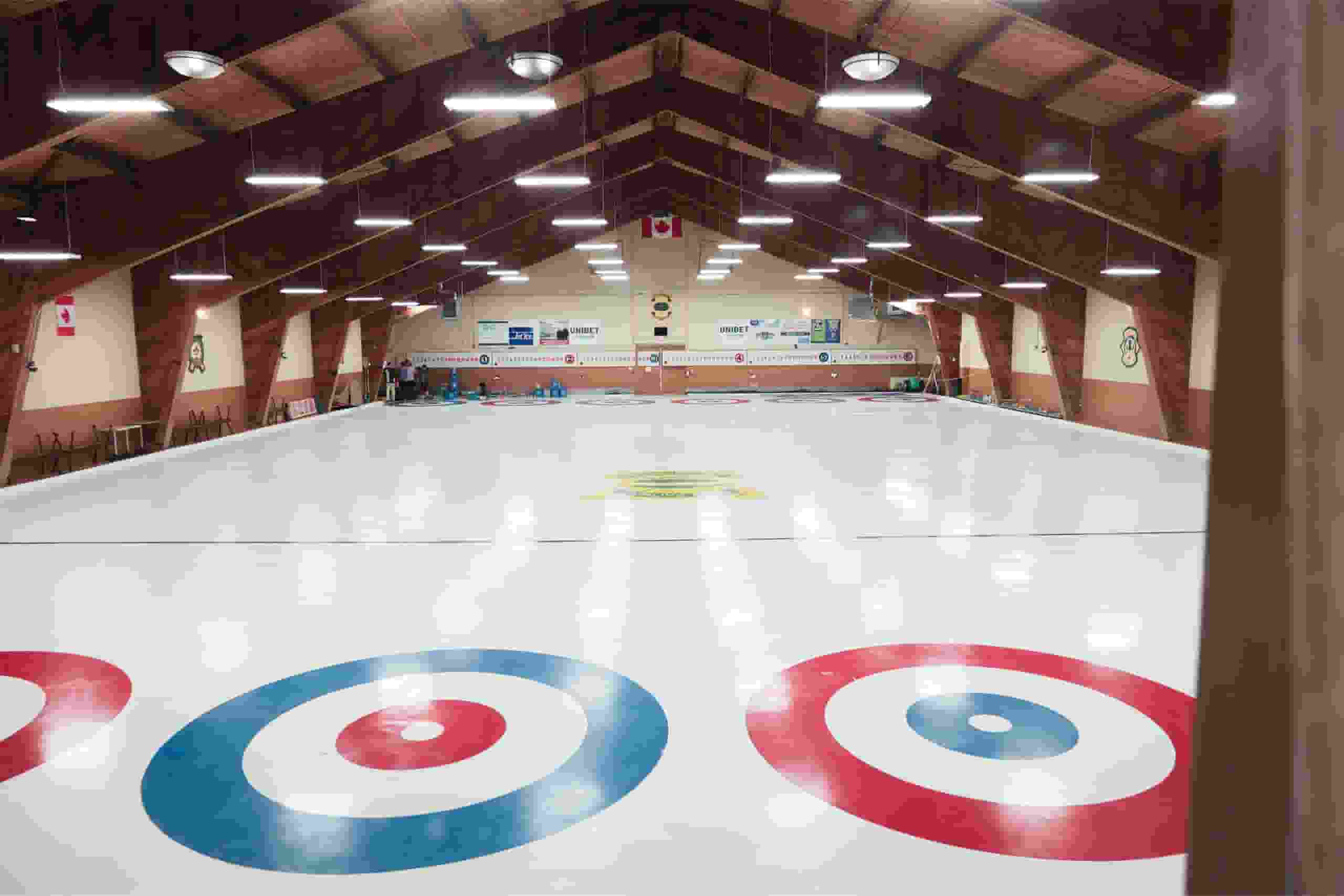 Curling-club2